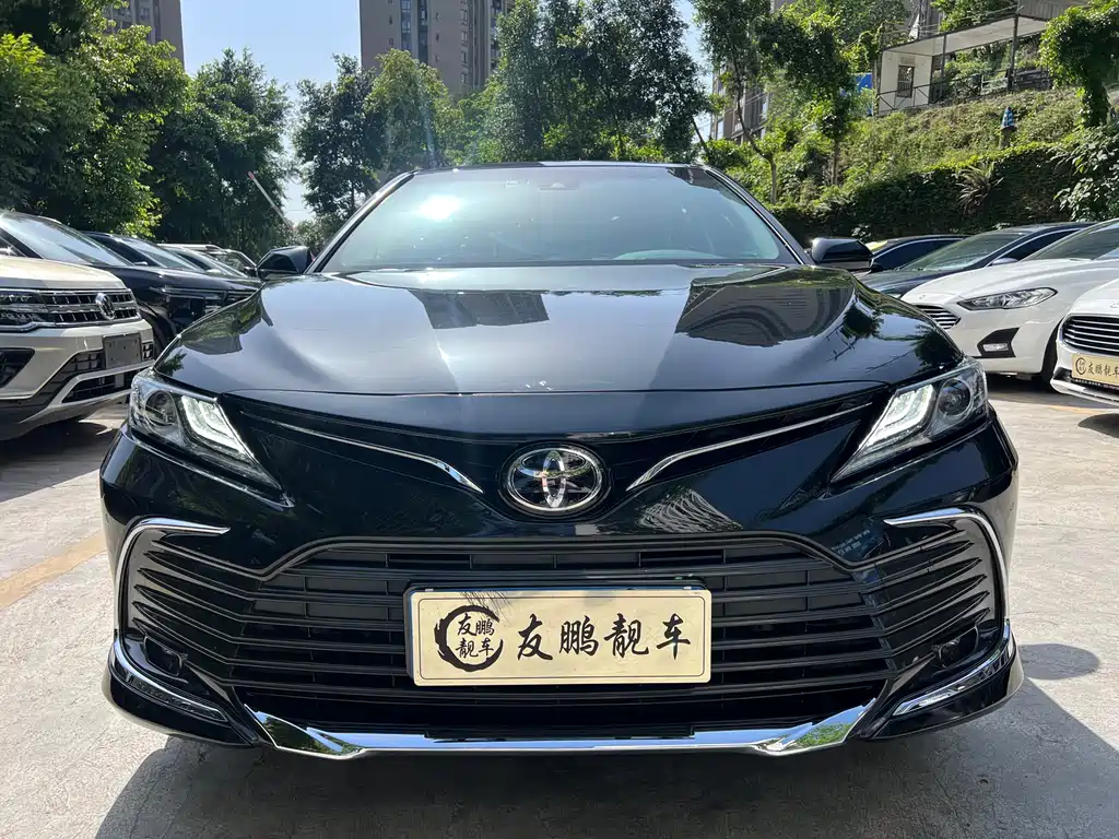 Toyota Camry — фото 2