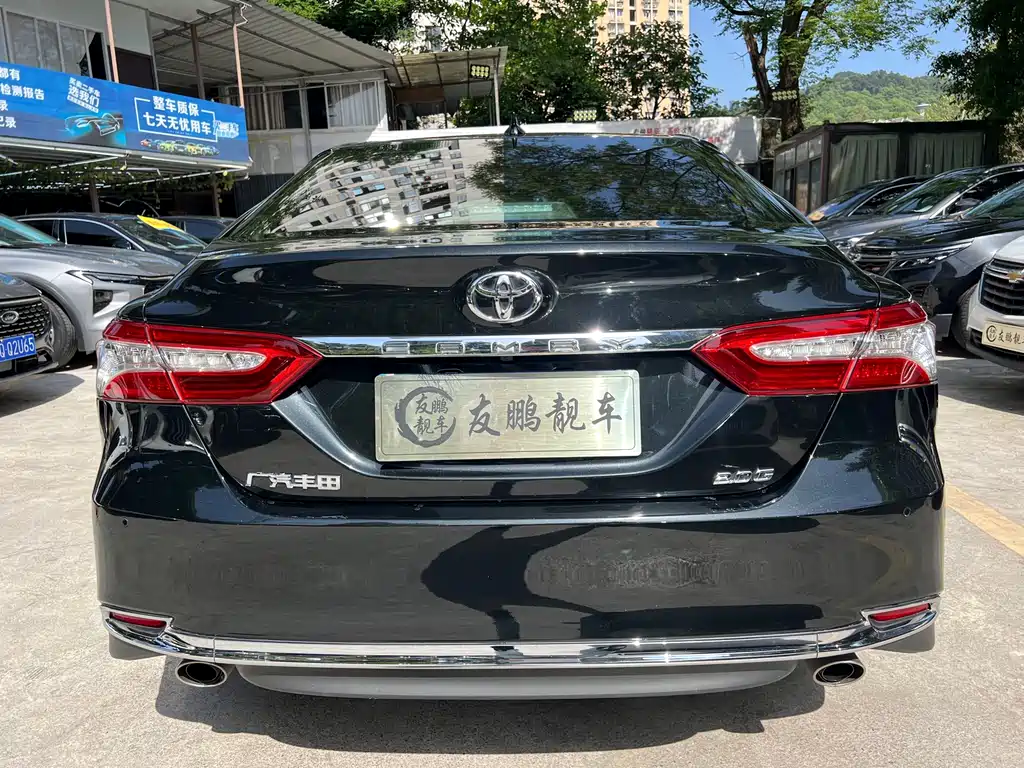 Toyota Camry — фото 23
