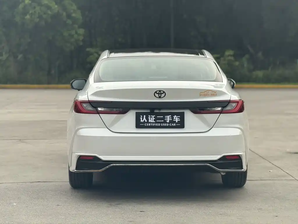 Toyota Camry — фото 8