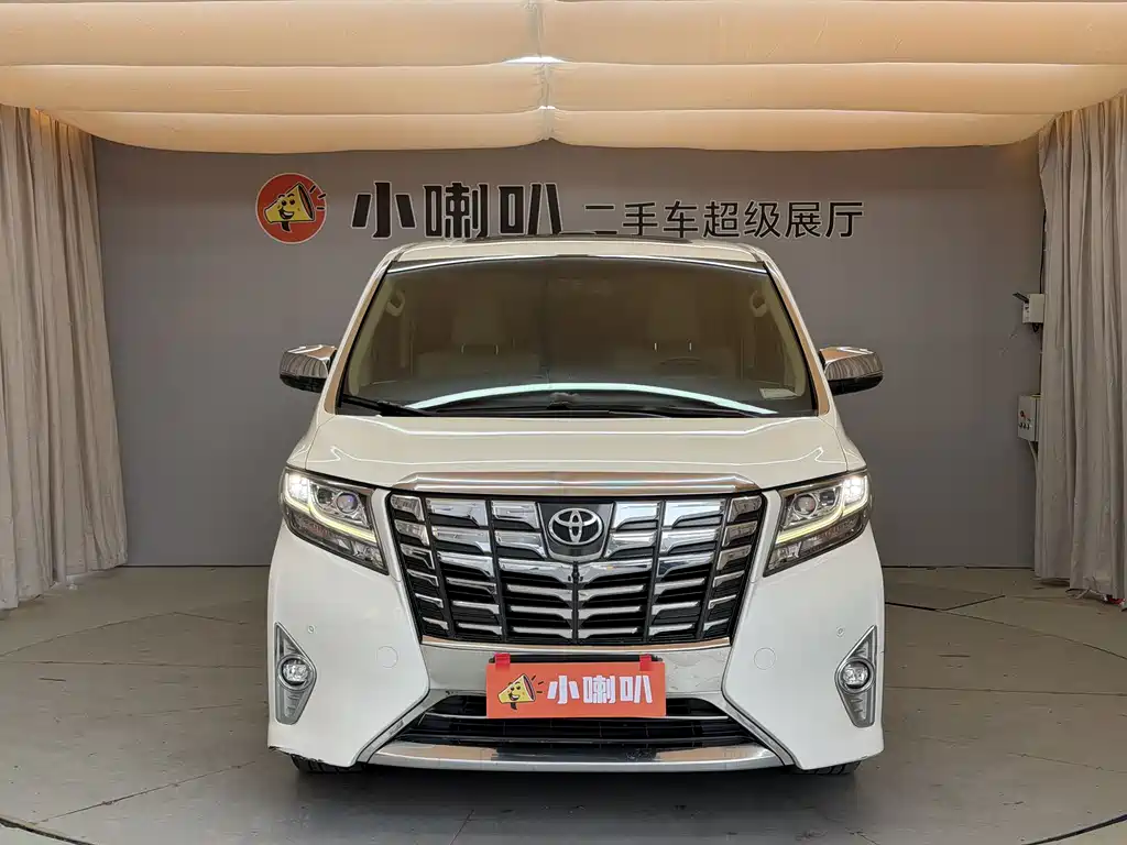 Toyota Alphard — фото 2