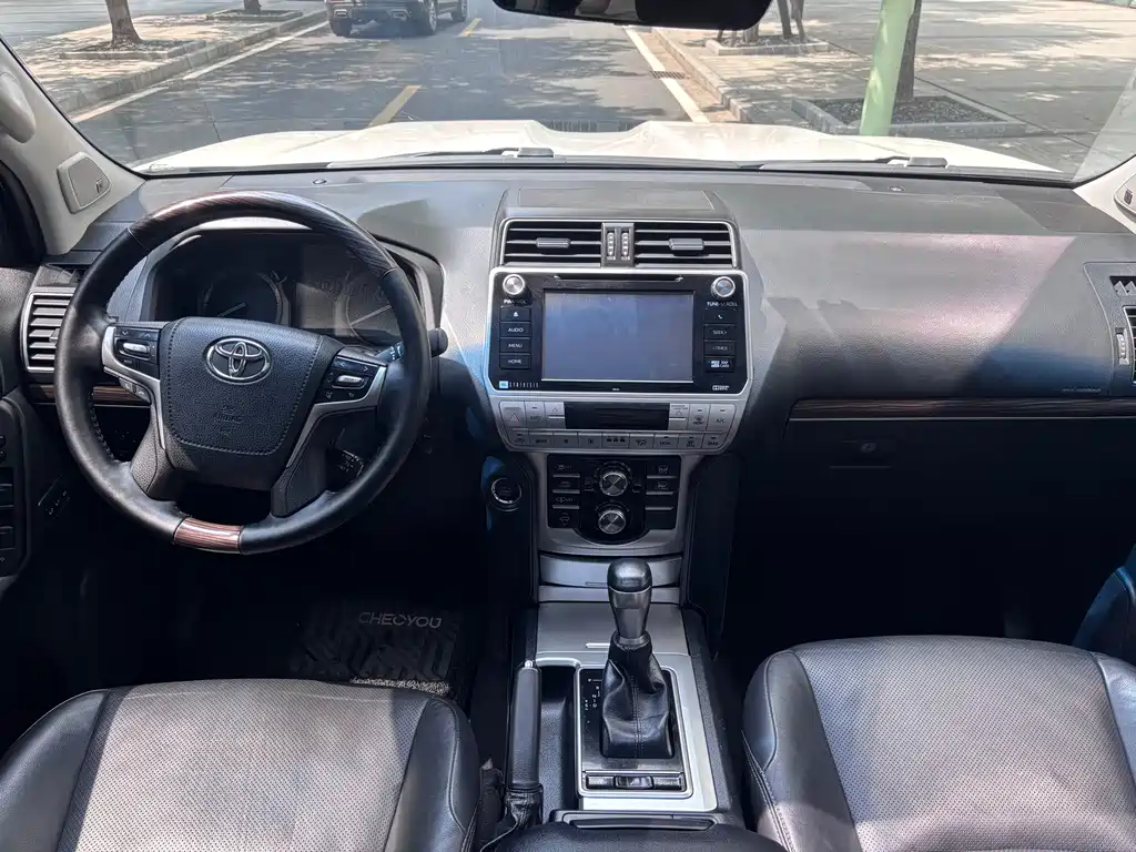 Toyota Prado — фото 13