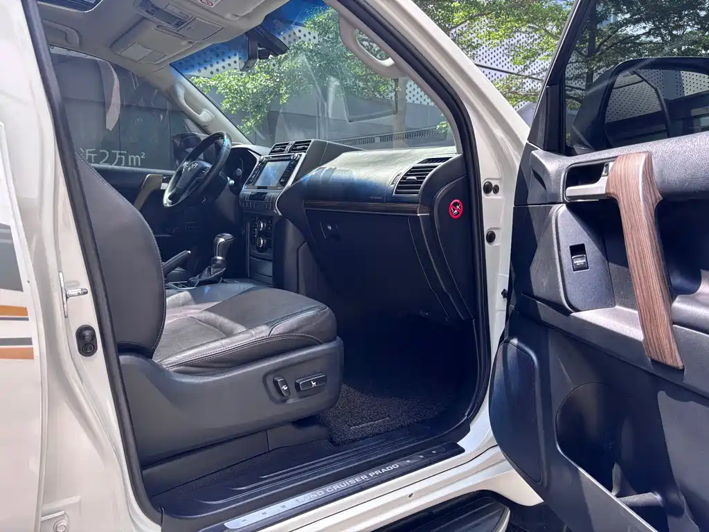 Toyota Prado — фото 14