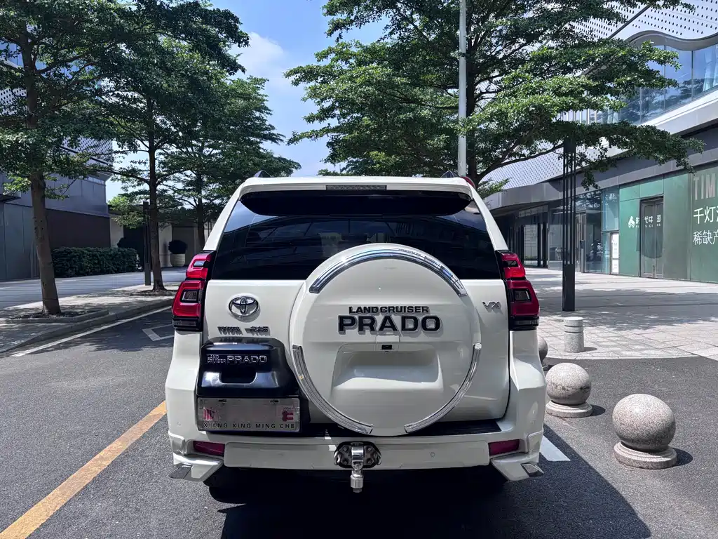 Toyota Prado — фото 5
