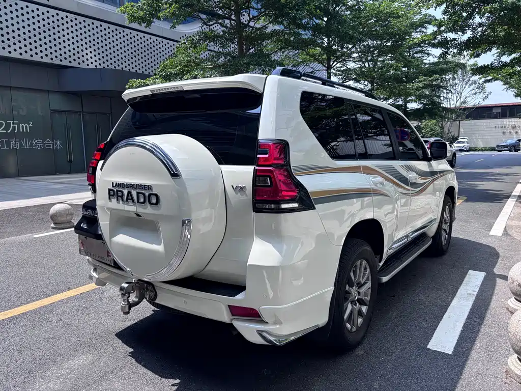 Toyota Prado — фото 6