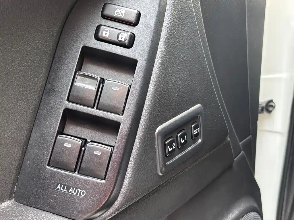 Toyota Prado — фото 10