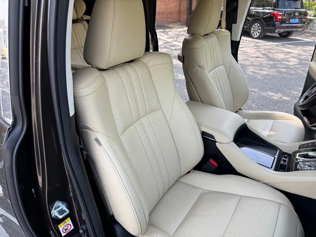 Toyota Alphard — фото 25
