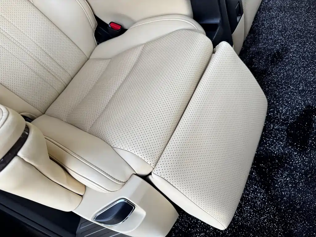 Toyota Alphard — фото 27