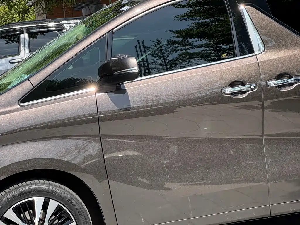 Toyota Alphard — фото 31
