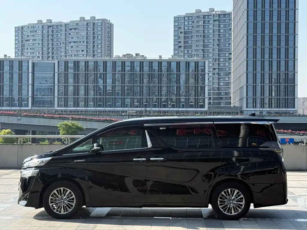 Toyota Vellfire — фото 15