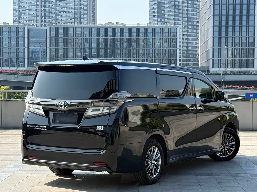 Toyota Vellfire — фото 18