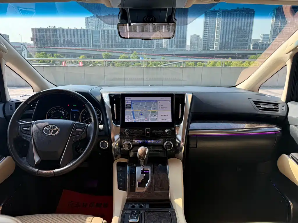 Toyota Vellfire — фото 5