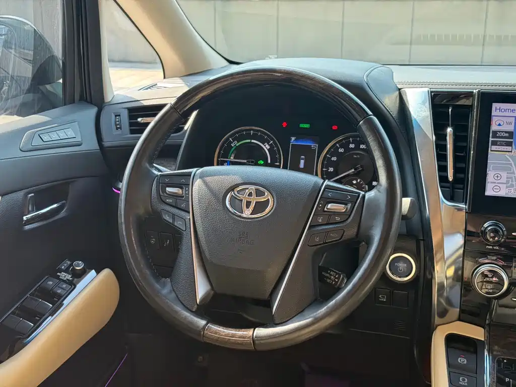 Toyota Vellfire — фото 7