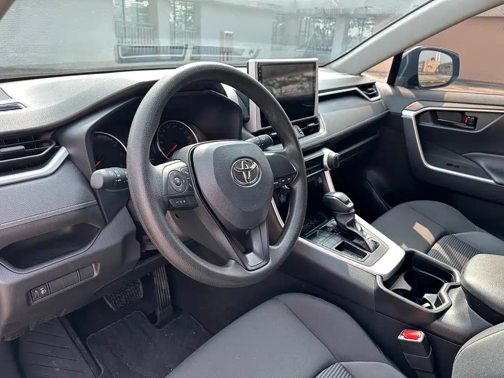Toyota Wildlander — фото 10