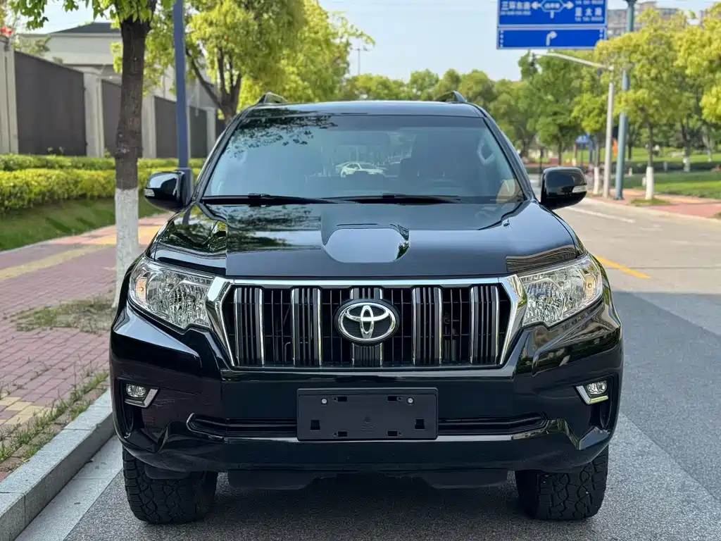 Toyota Prado — фото 2