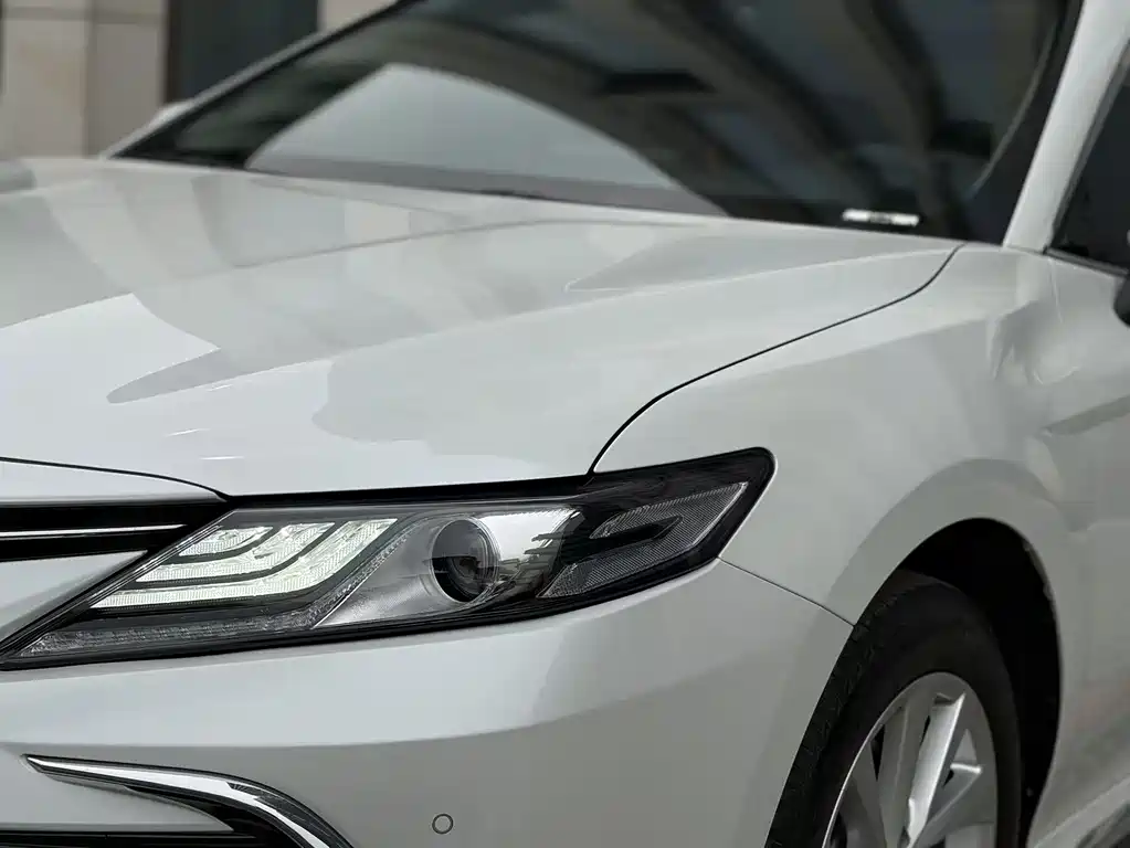 Toyota Camry — фото 21