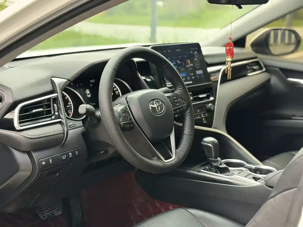 Toyota Camry — фото 24