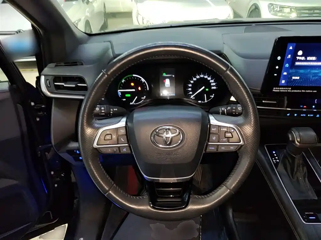 Toyota Sienna — фото 11