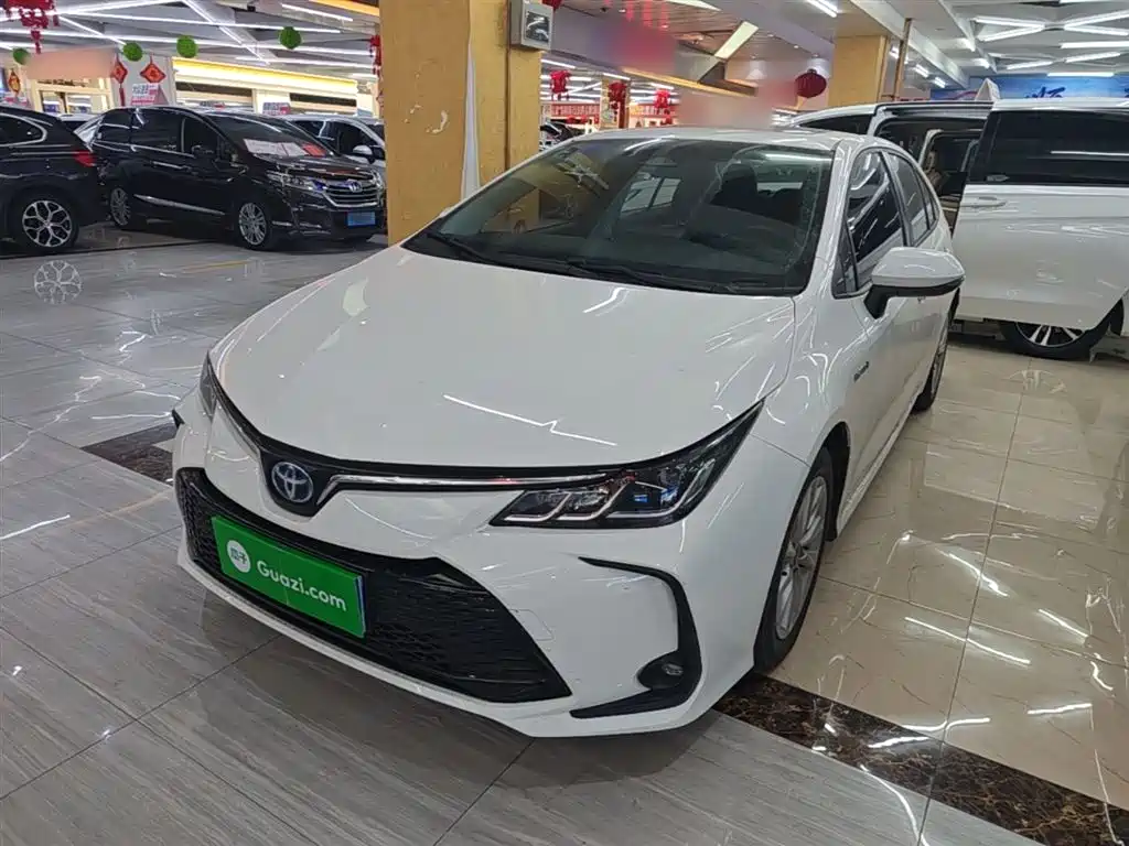Toyota Corolla — фото 2