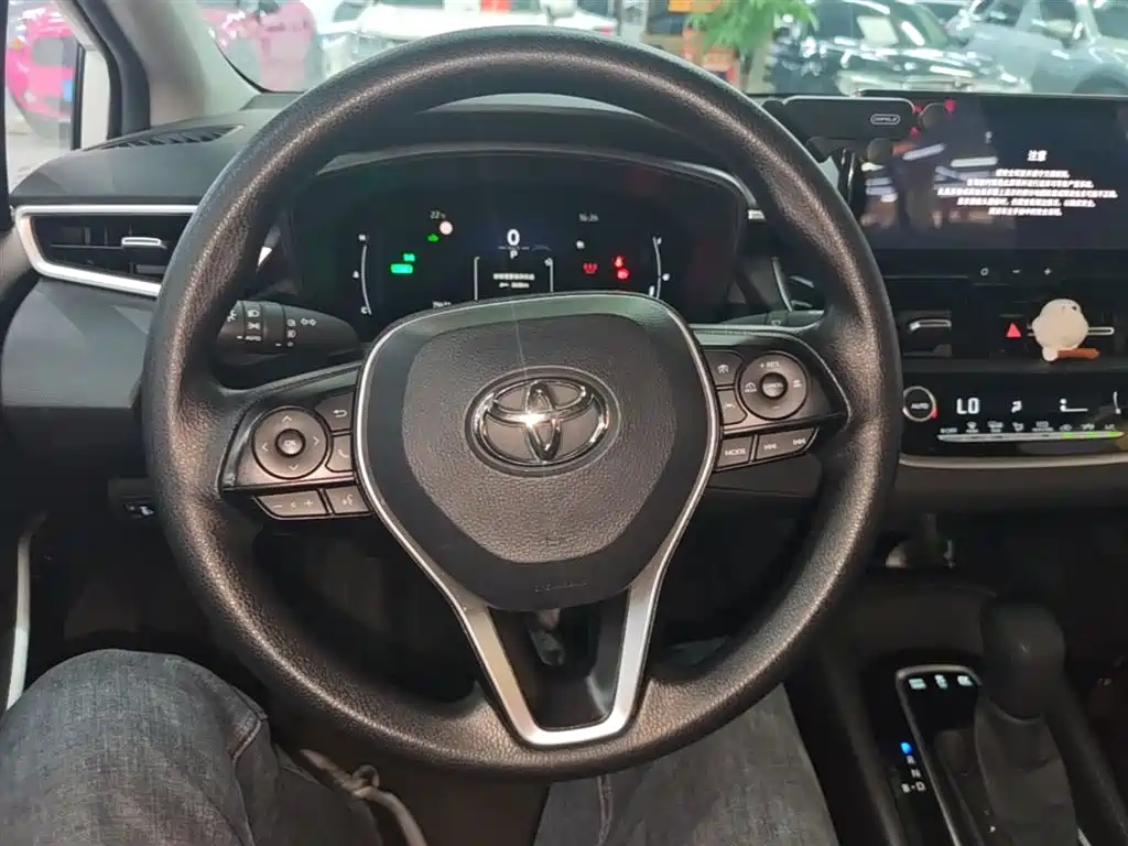 Toyota Corolla — фото 11