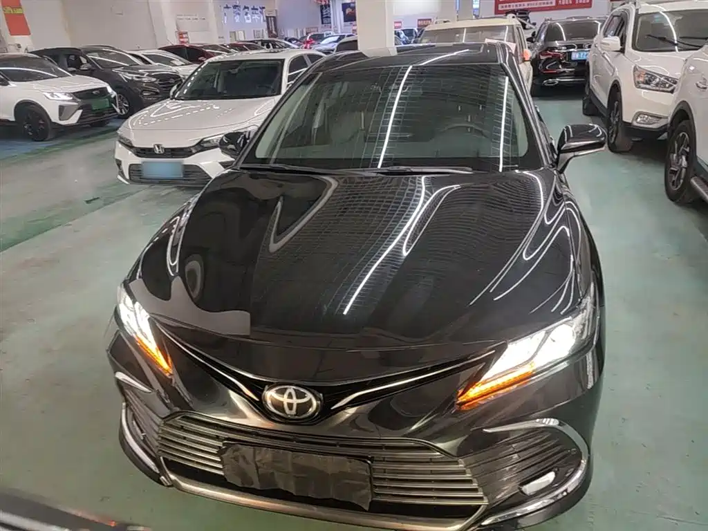 Toyota Camry — фото 3