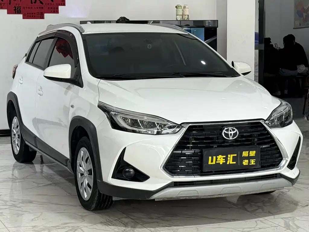 Toyota Yaris L — фото 3