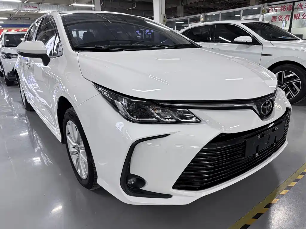 Toyota Corolla — фото 3