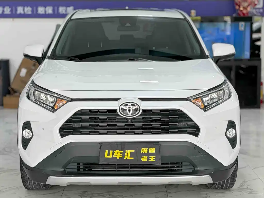 Toyota RAV4 — фото 2