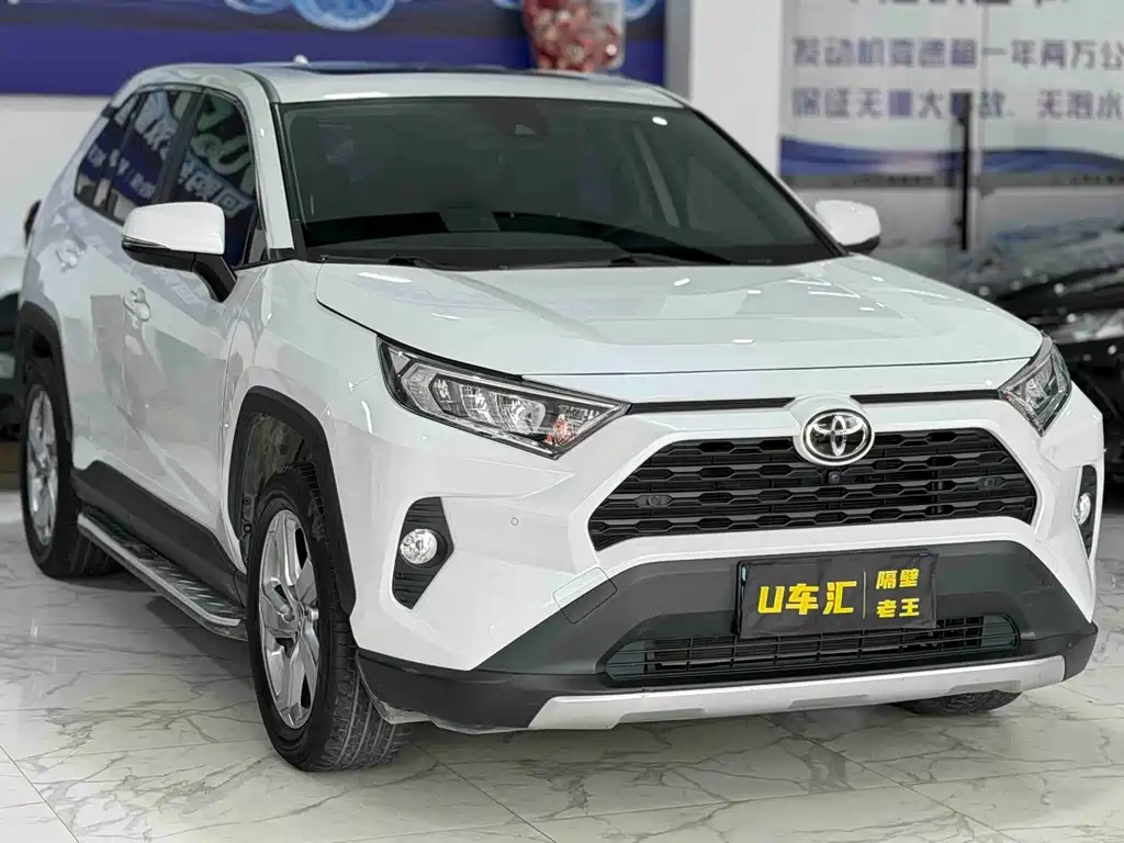 Toyota RAV4 — фото 3
