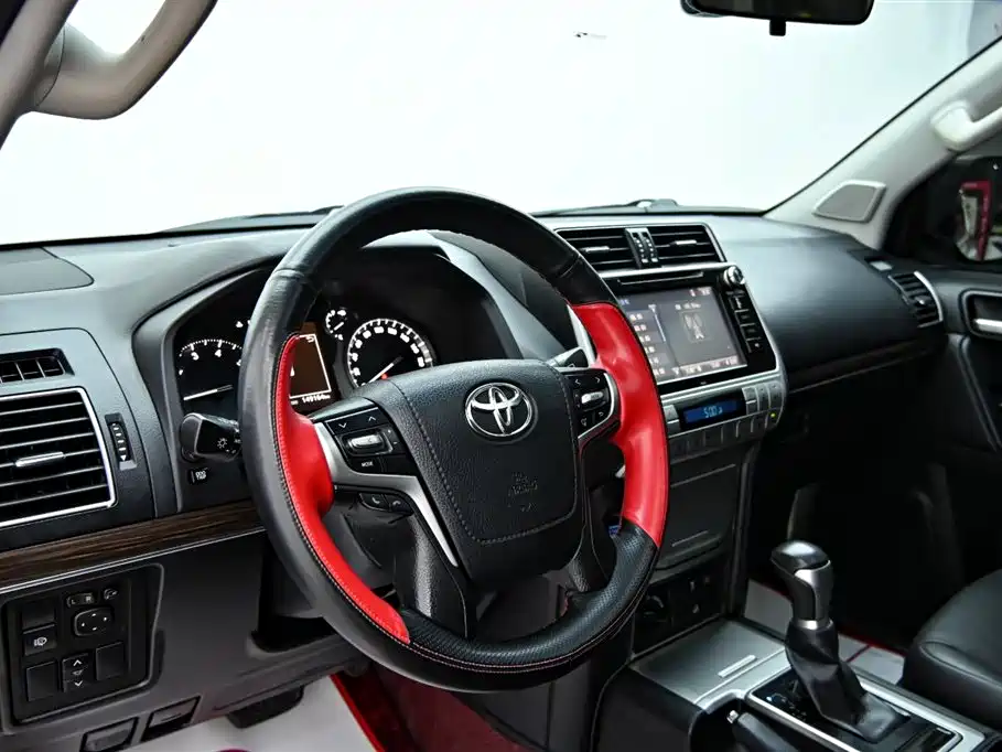Toyota Prado — фото 15