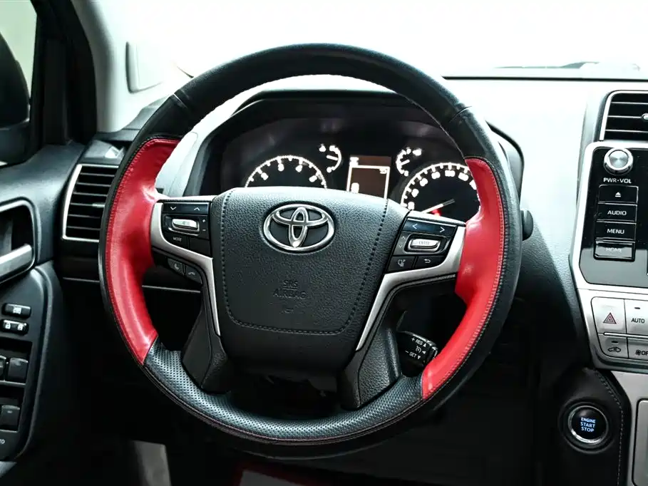 Toyota Prado — фото 19