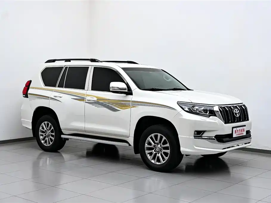 Toyota Prado — фото 4