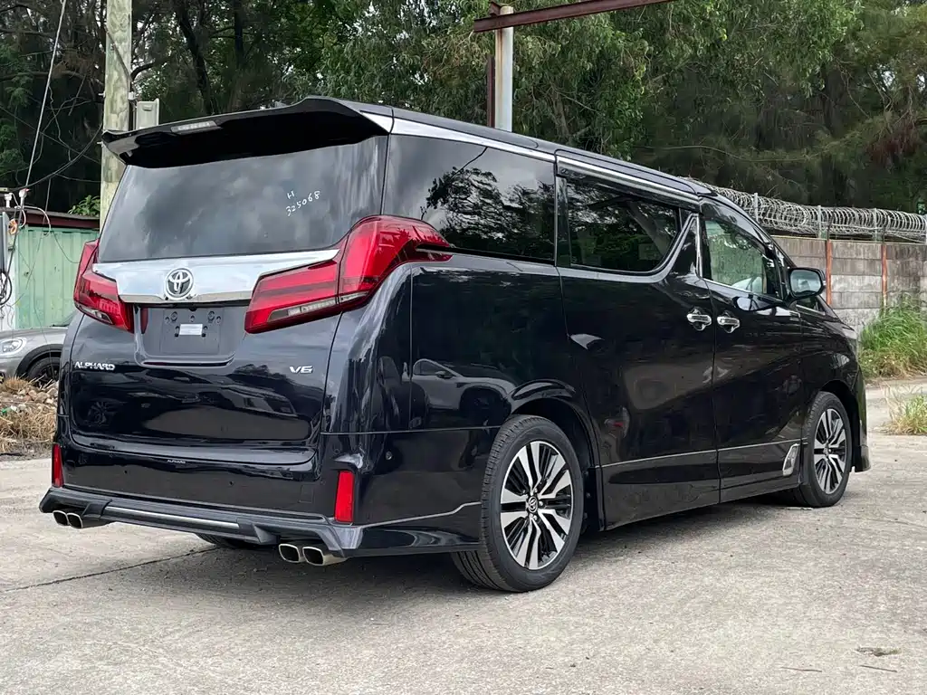Toyota Alphard — фото 6