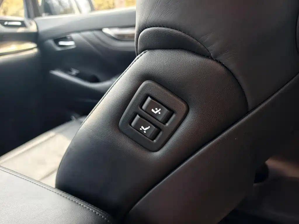 Toyota Alphard — фото 19