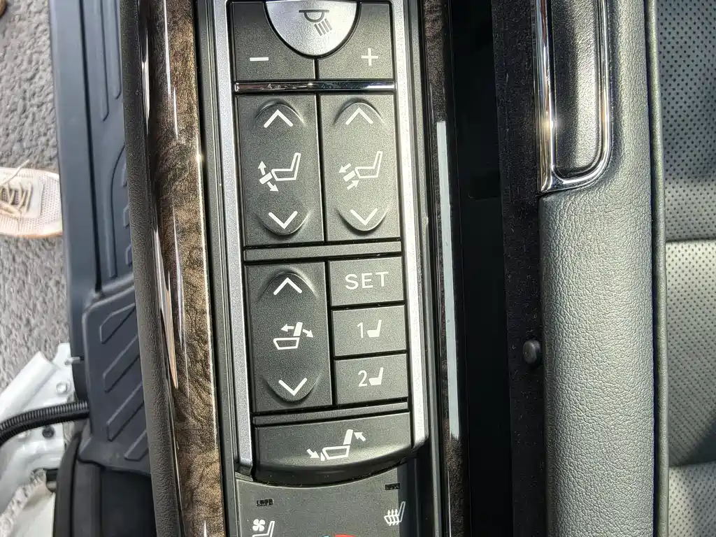 Toyota Alphard — фото 22