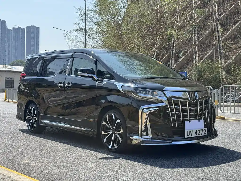 Toyota Alphard — фото 3