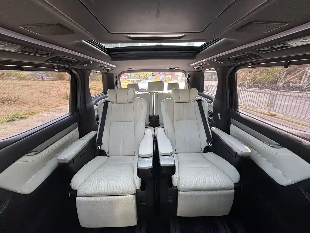 Toyota Alphard — фото 6