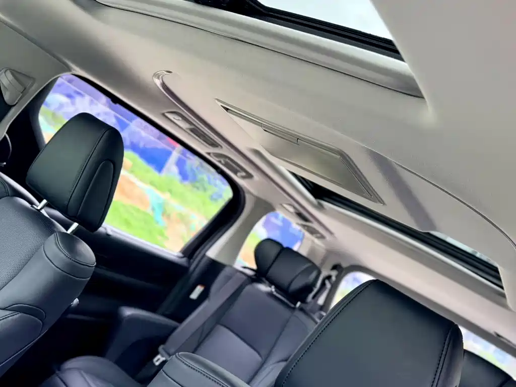 Toyota Alphard — фото 10