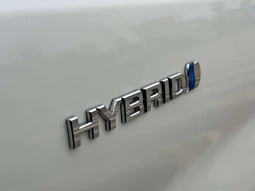 Toyota Alphard — фото 5
