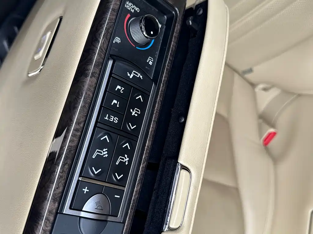 Toyota Alphard — фото 8