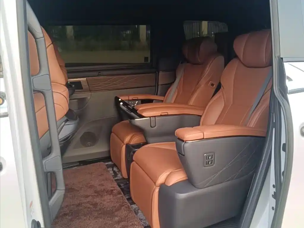 Toyota Vellfire — фото 6