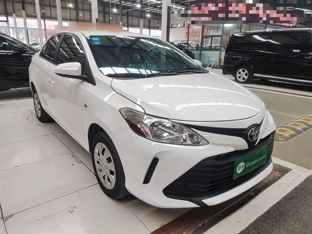 Toyota Vios — фото 4