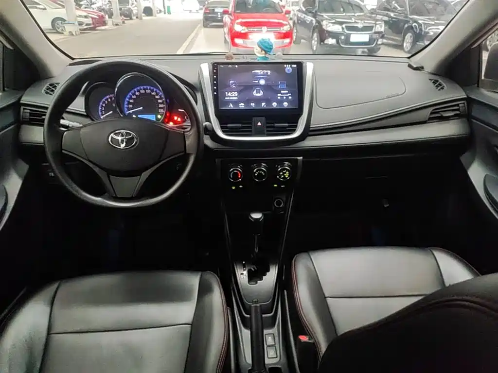 Toyota Vios — фото 10
