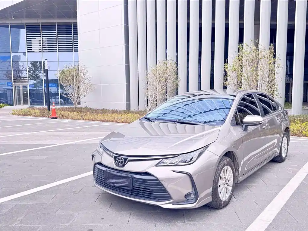 Toyota Corolla — фото 2