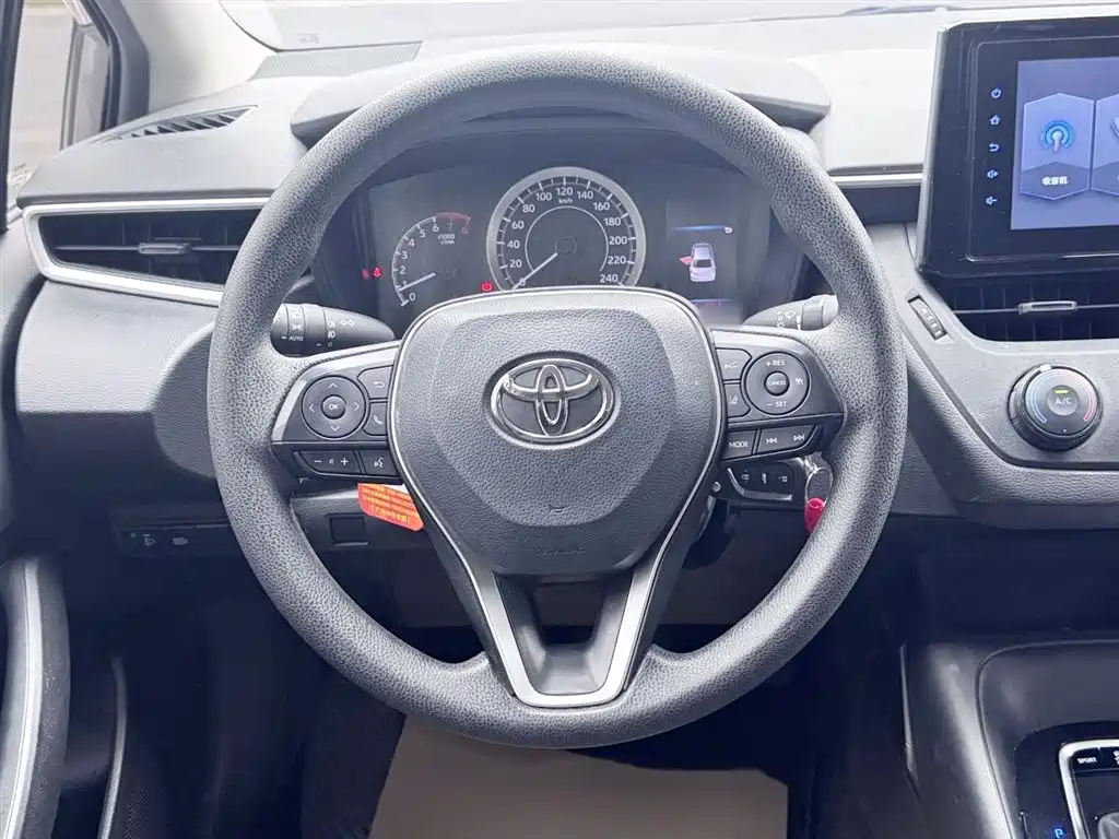 Toyota Corolla — фото 3