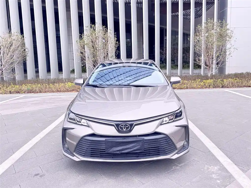 Toyota Corolla — фото 24