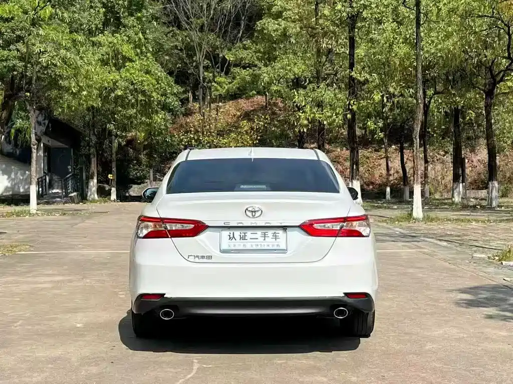 Toyota Camry — фото 8