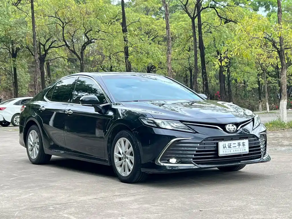 Toyota Camry — фото 3