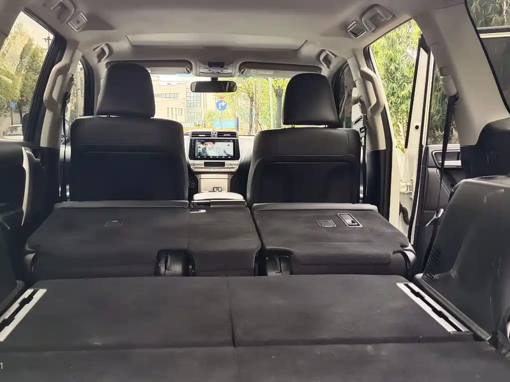 Toyota Prado — фото 9