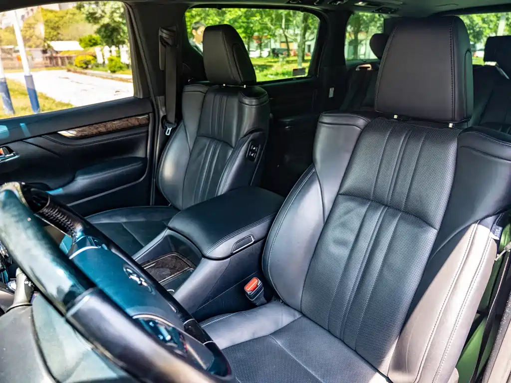 Toyota Vellfire — фото 11