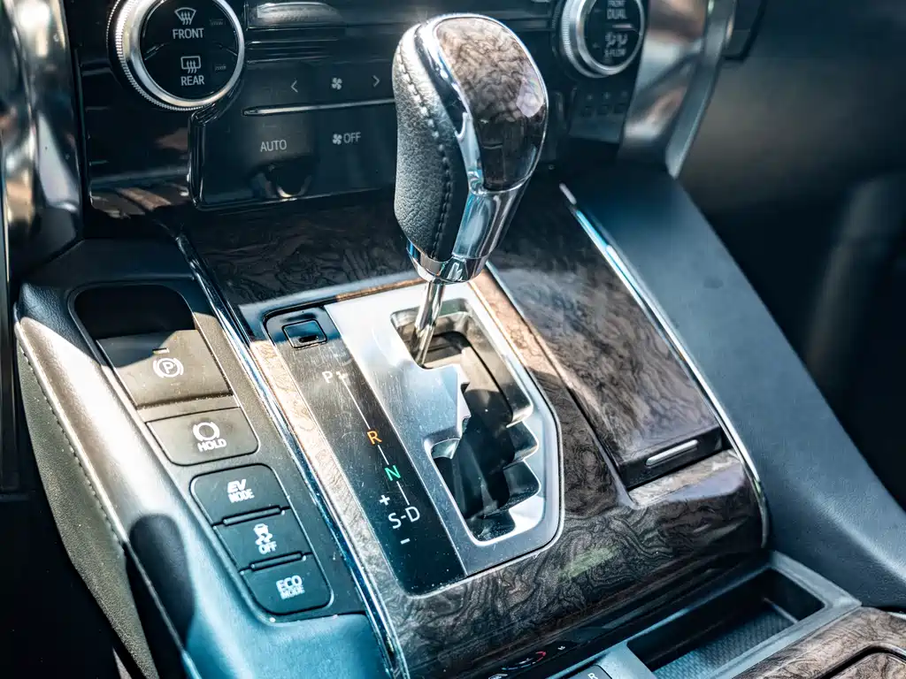 Toyota Vellfire — фото 17